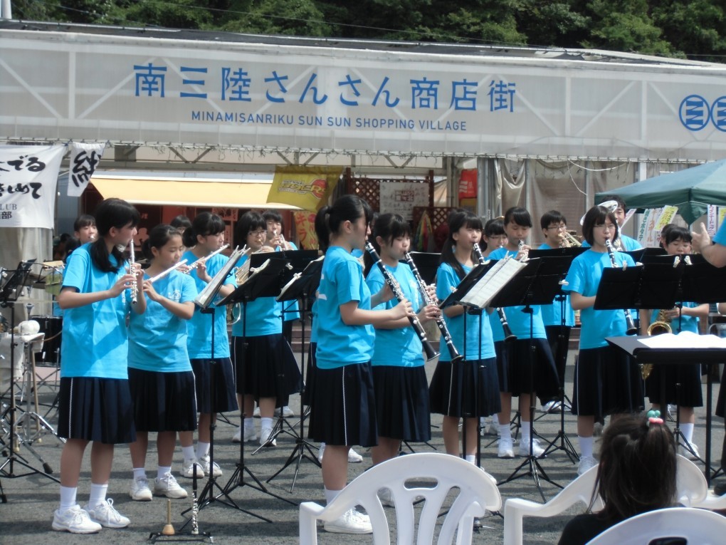 名古屋市立汐路中学校吹奏楽部の皆さんによる「ふれあいコンサート」