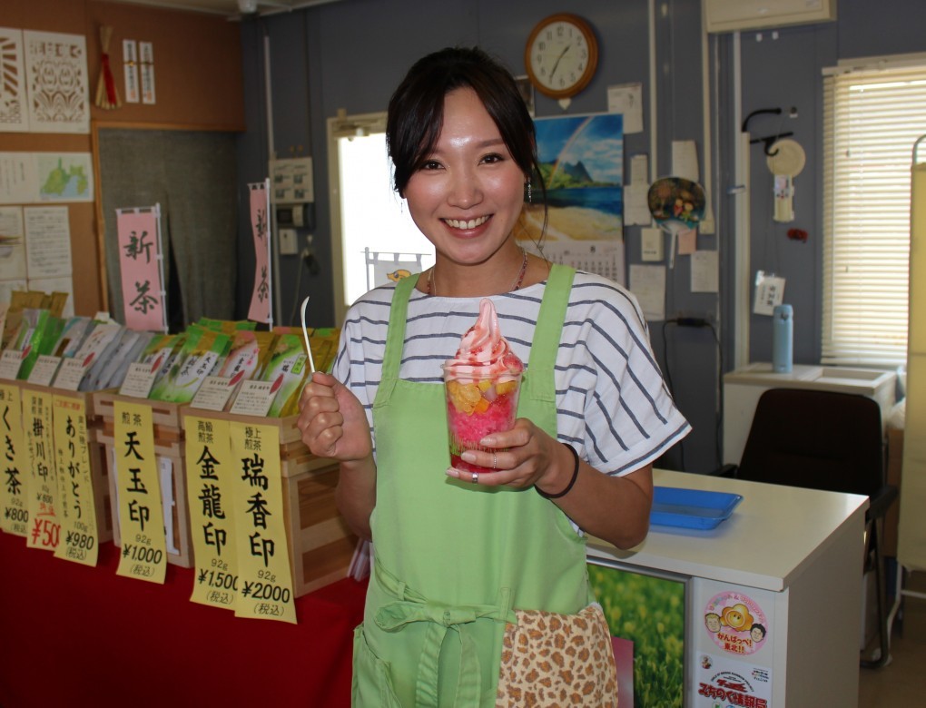 【いちご女王・阿部茶舗】お茶屋さんのアイスだと、侮ることなかれの巻。