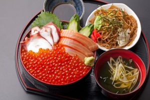 【豊楽食堂】今年もやってまいりましたイクラの季節！鮭の親子に志津川ダコのタッグを楽しんで下さい。¥1,800