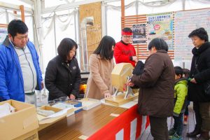 豪華景品が当たるガラポン大抽選会は、明日から！