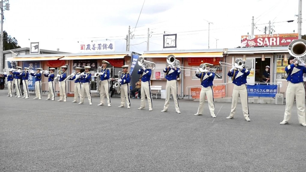 茨城県大洗高校・マーチングバンド「Blue Hawks」演奏会の様子。