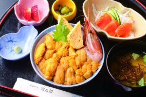 今週のイチ丼！「山内鮮魚店 静江舘」のキラキラうに丼