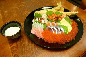 遂に明日は第一回大食い大会！メガ盛りキラキラ丼を食べきれる人は現れるのか？