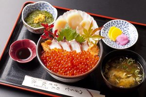 今週のイチ丼「松原食堂」のキラキラいくら丼！