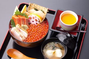 今週のイチ丼「鮨処 えんどう鮨」のキラキラいくら丼！