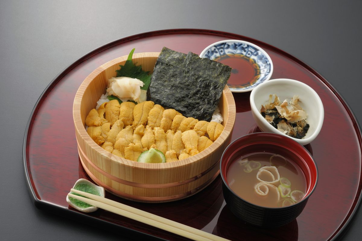 今週のイチ丼「かいせんどころ梁」のキラキラうに丼！