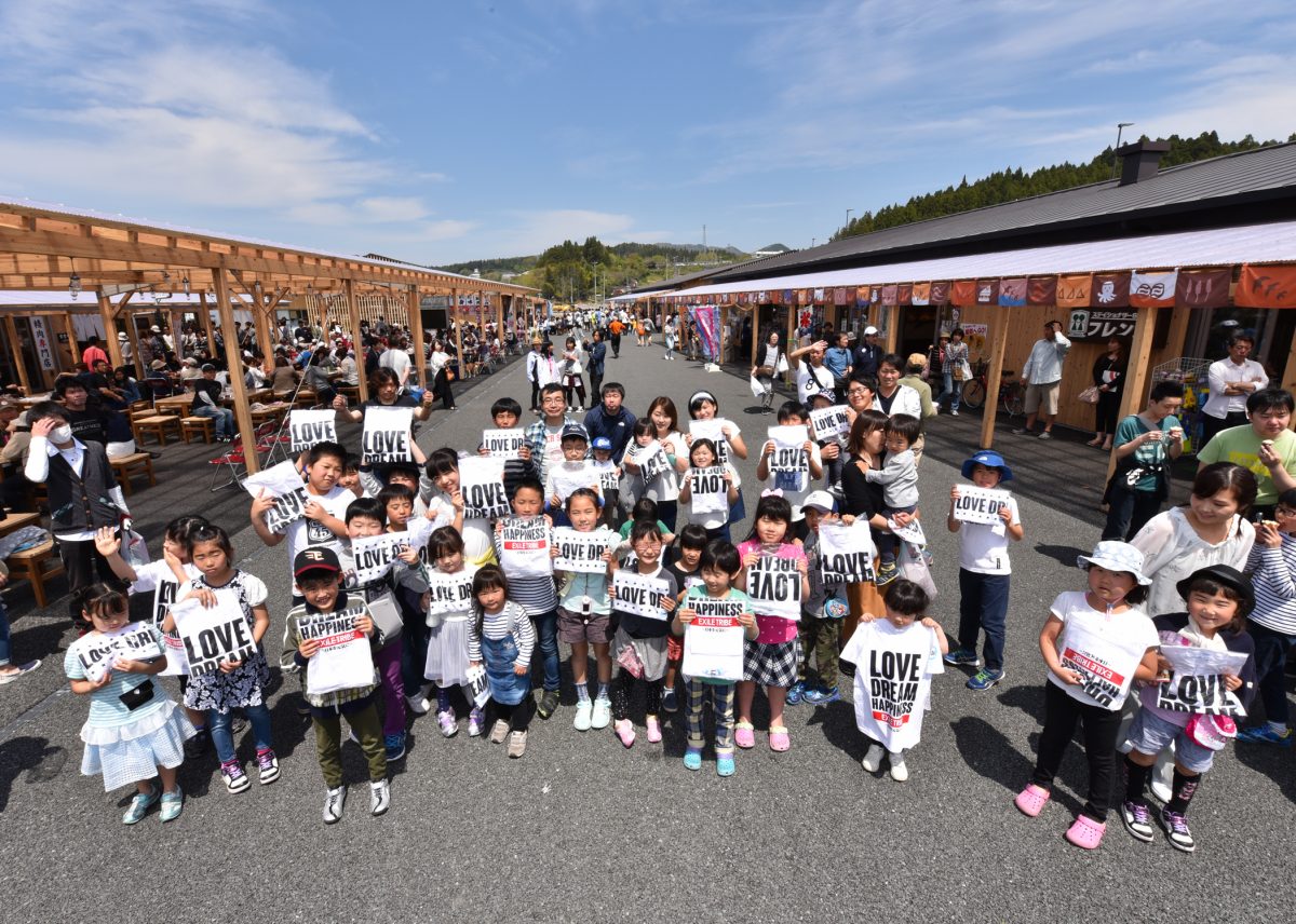 子どもの日限定『スタッフJとじゃんけん大会』やりました！本日の商店街の様子！