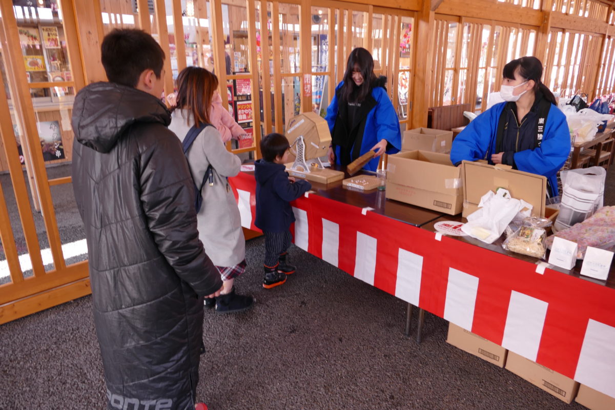 いよいよ明日から！『さんさん商店街』豪華景品が当たるガラポン抽選会を開催！