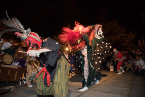 １２月１日（日）長野県『信州高山・赤和伎楽会』・三重県『名張市南町神事講獅子神楽保存会』の方々による”獅子舞”披露がございます！