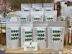 建設会社が”お菓子”を作った！？米粉と海藻で作ったサクかるチップス『Ｍｏｃｋａ(モッカ)』！