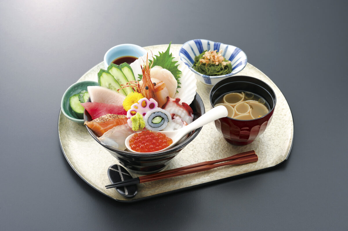 亀梨和也さんも食べた！『創菜旬魚 はしもと』の”海鮮丼”！