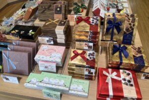 「菓房 山清」のバレンタイン商品をご紹介します！【バレンタインデーもさんさん商店街で🍫💕】