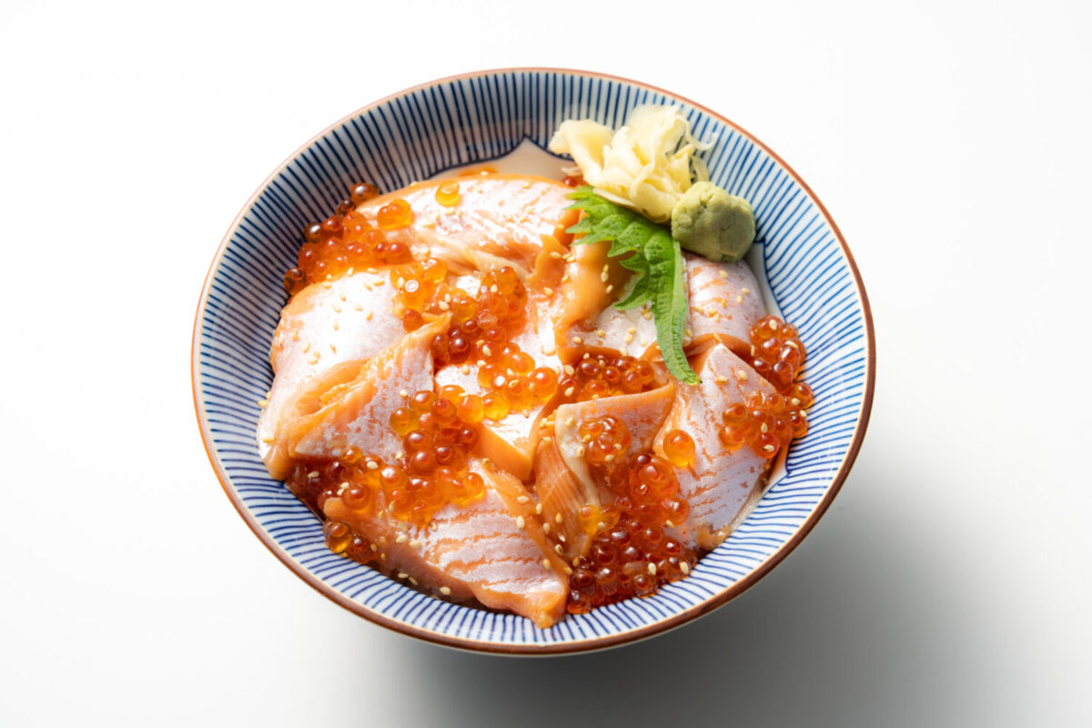 【南三陸サーモンフェア🐟】山内鮮魚店の「南三陸サーモン漬け親子丼」をご紹介します!